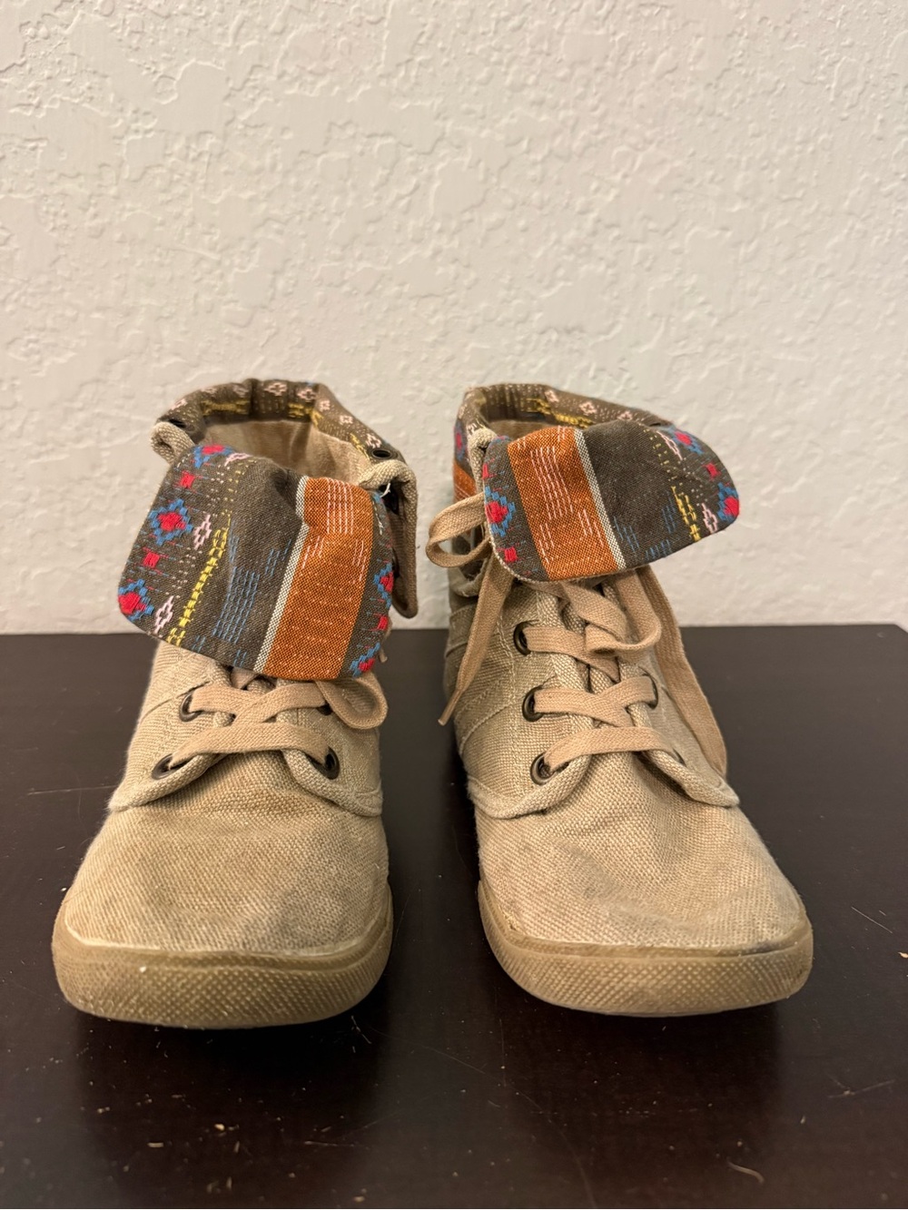 Woman’s High-Top Boots with Color Patterned Cuff